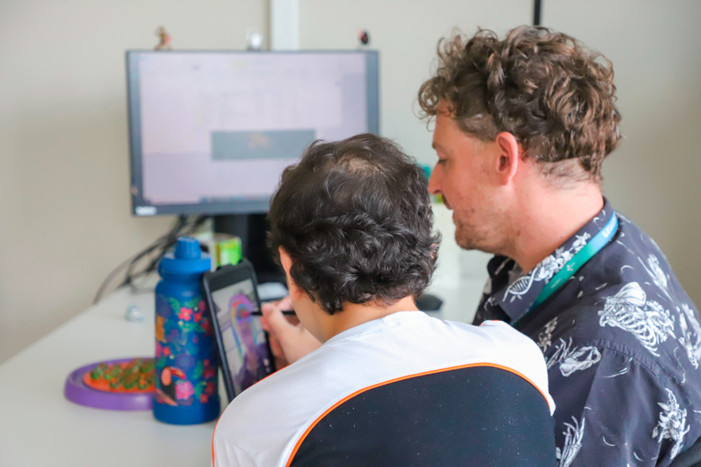 Proposta a oferta de tablets para alunos da rede municipal de Curitiba