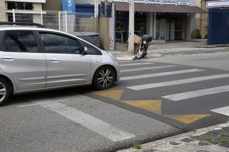 Proposta ampliação de faixas elevadas nas vias de Curitiba