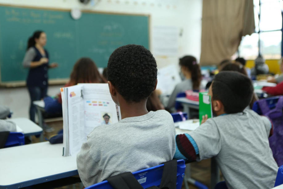 Proposta flexibilização das faltas nas escolas públicas de Curitiba