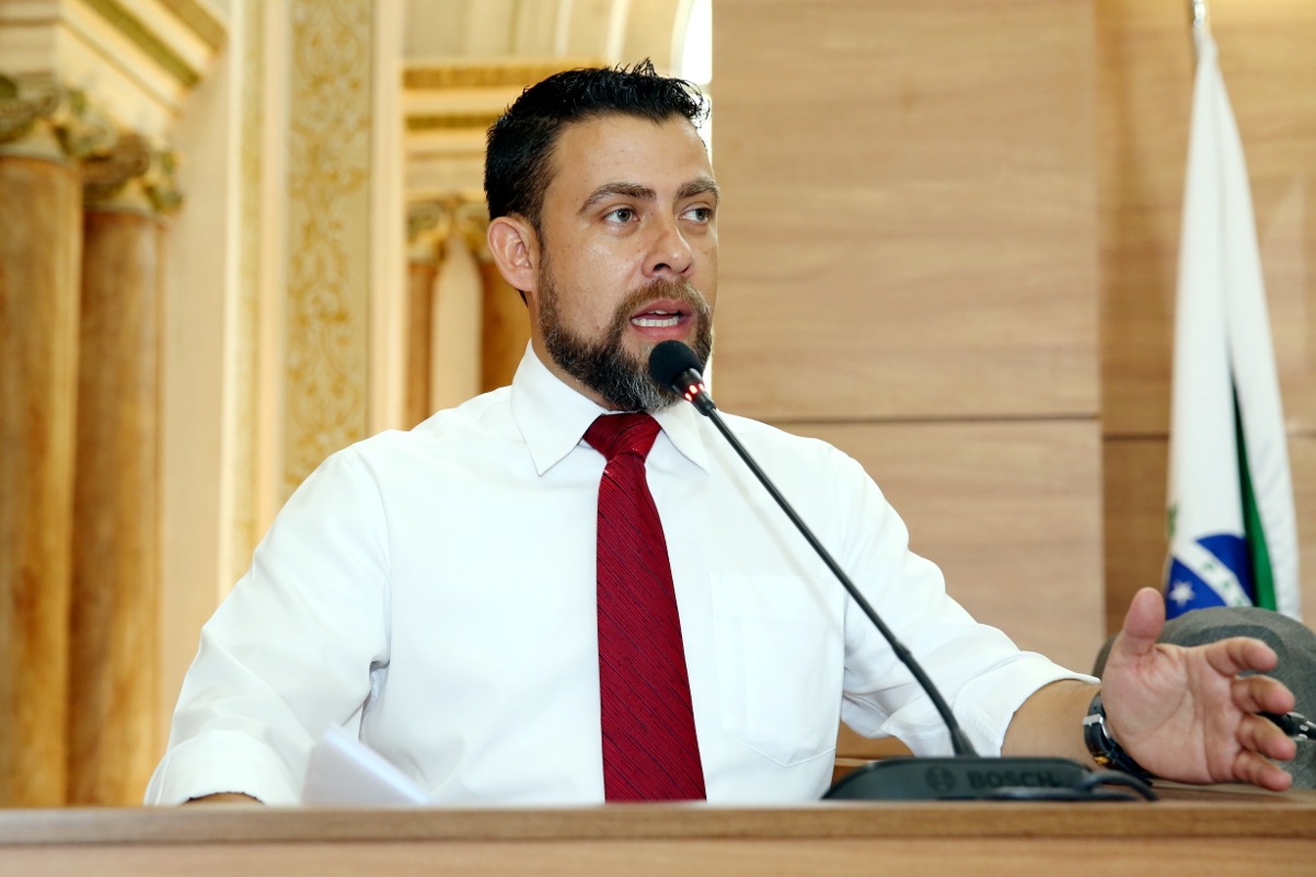 Proposta inclusão de cláusula de garantia em editais de licitação