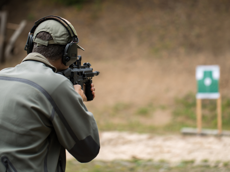 Proposta quer regulamentar esporte com armas de fogo em Curitiba
