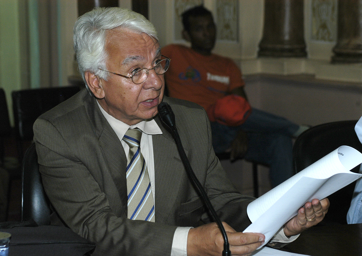 Proposto banco de leite em unidades de saúde 