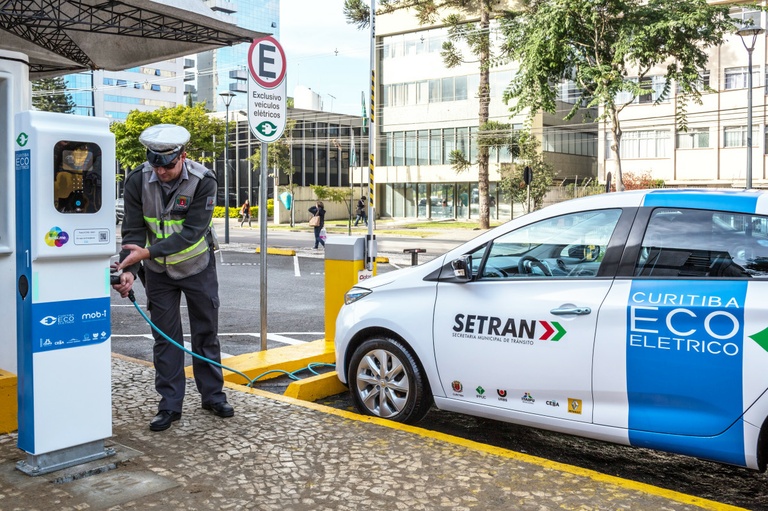 Proposto incentivo a carros elétricos ou a hidrogênio