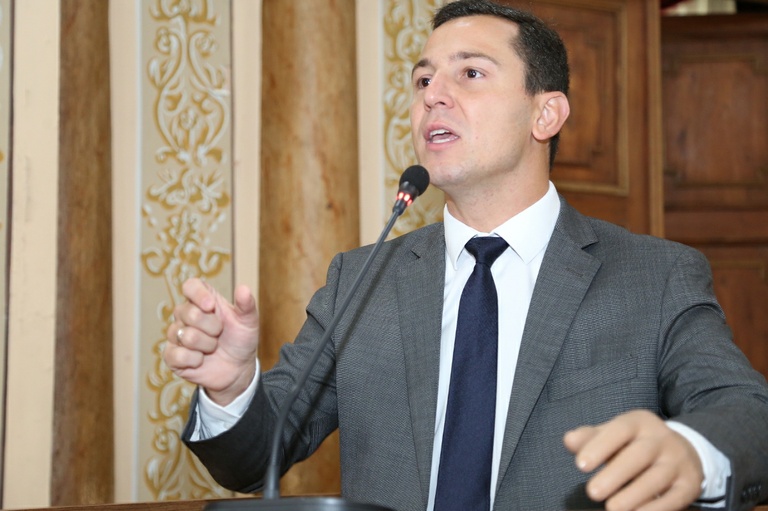 Proposto regime diferenciado para alvará de escolas especiais