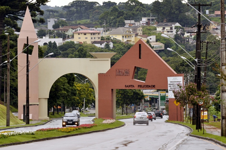 Propostos polos gastronômicos de Santa Felicidade e da Região Norte