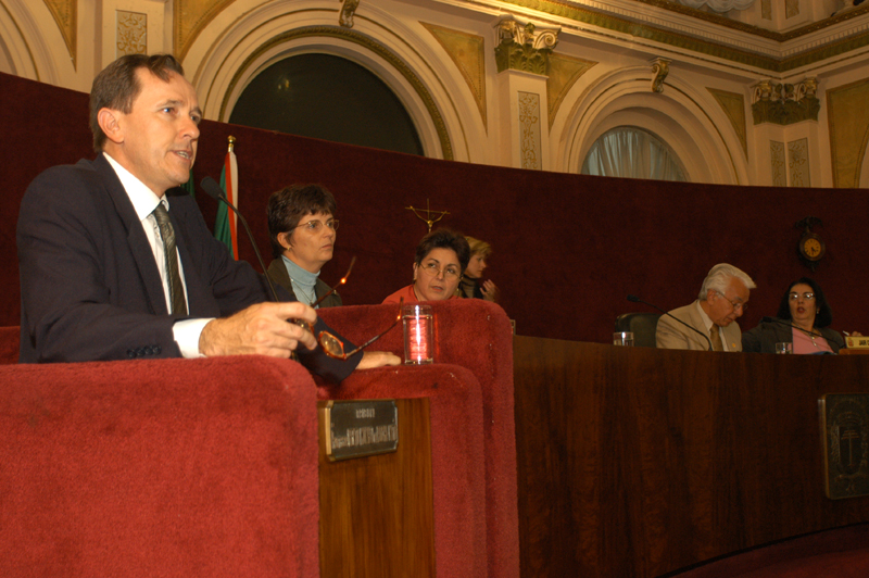 Proteção aos animais é debatida na tribuna livre 