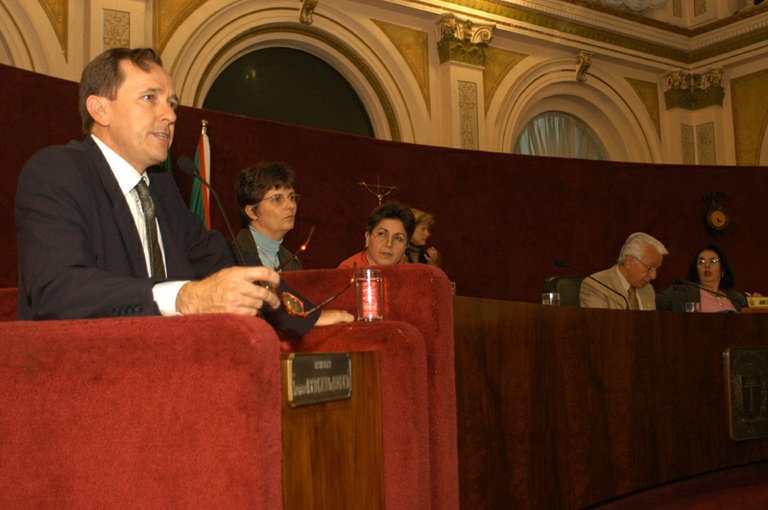 Proteção aos animais é debatida na tribuna livre 