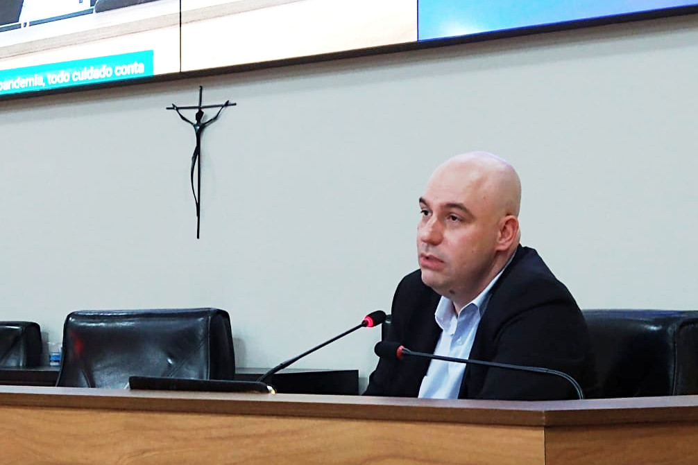 Psicólogo sugere cuidados ao próprio sofrimento causado pela crise da covid-19