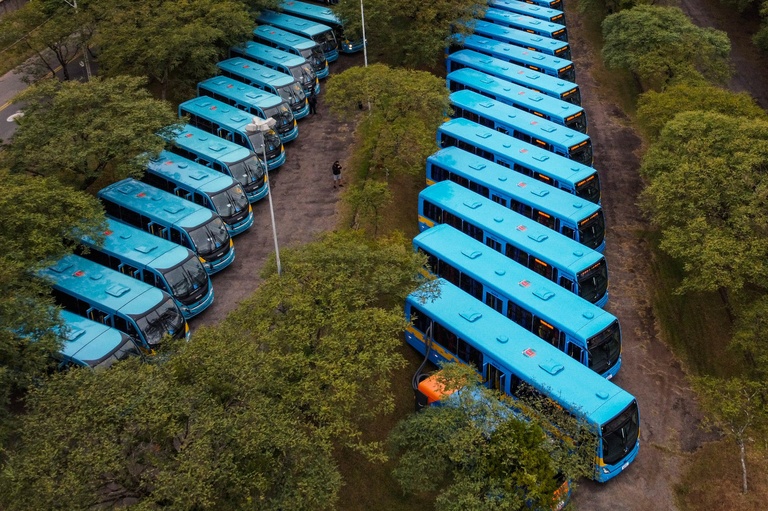 Publicidade em veículos é tema de projeto na Câmara de Curitiba