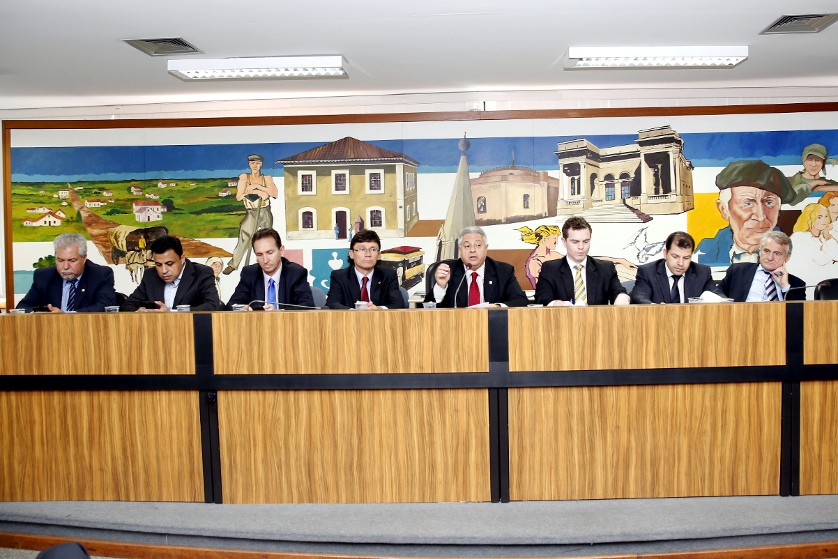 Reajuste do IPTU e ITBI geram debate público na Câmara