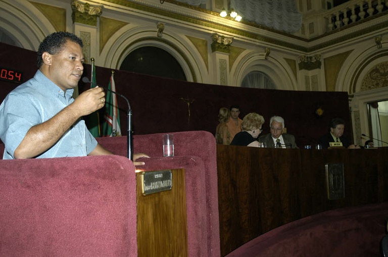 Reajuste para limpeza pública põe fim à ameaça de greve 