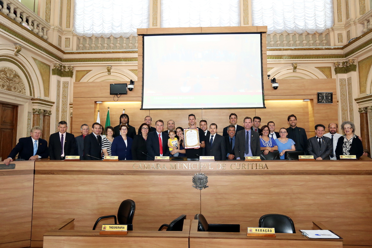 Reconhecido pela Câmara recordista de Wheeling Bike  