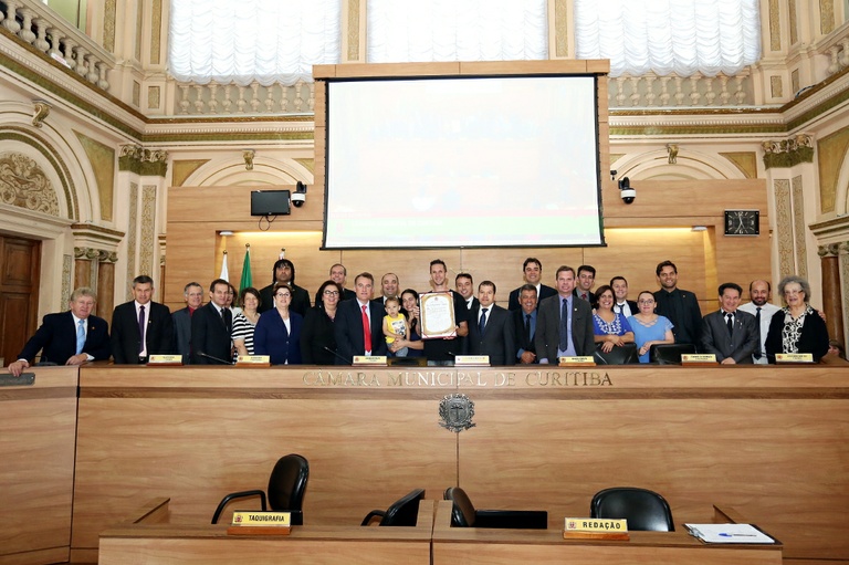 Reconhecido pela Câmara recordista de Wheeling Bike  