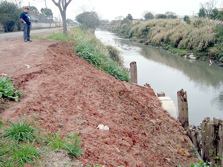 Recuperadas ruas às margens do canal Belém 