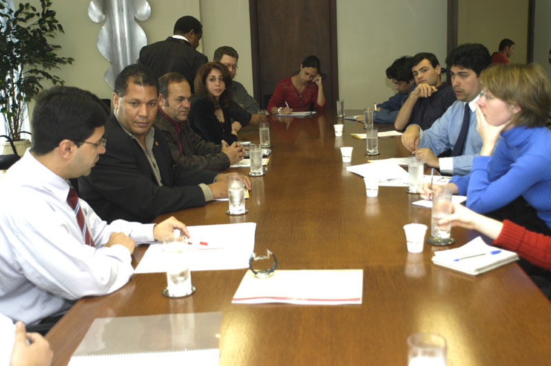 Referendo sobre armas discutido na Câmara  