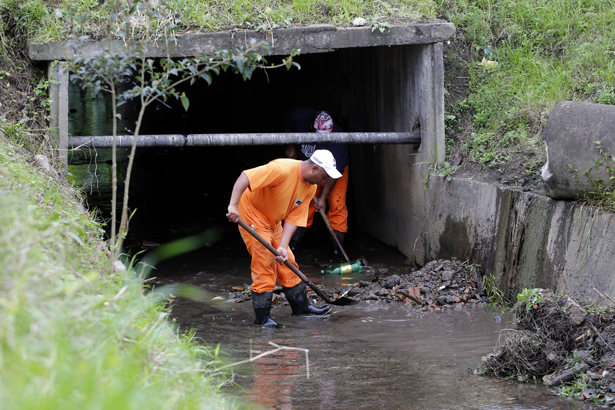 Região sul da cidade lidera pedidos de retirada de entulhos