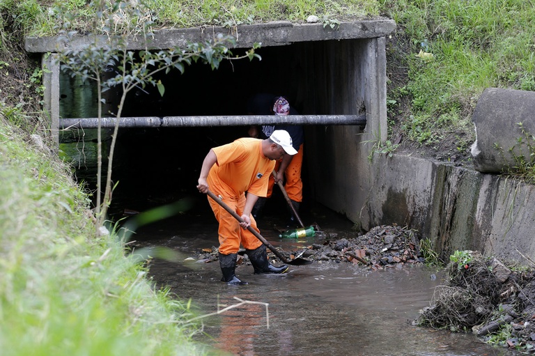 Região sul da cidade lidera pedidos de retirada de entulhos