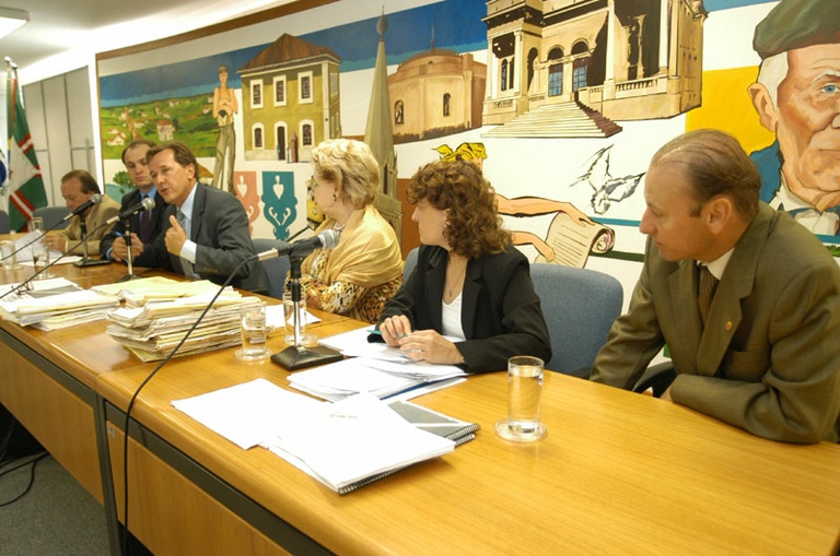 Regulamento prevê substituição de vereador faltoso 