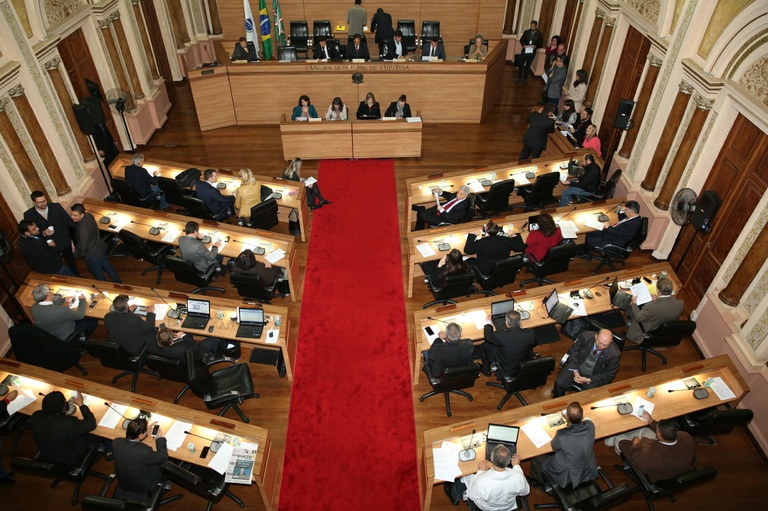 Regularização de escola municipal e mais 7 projetos aprovados