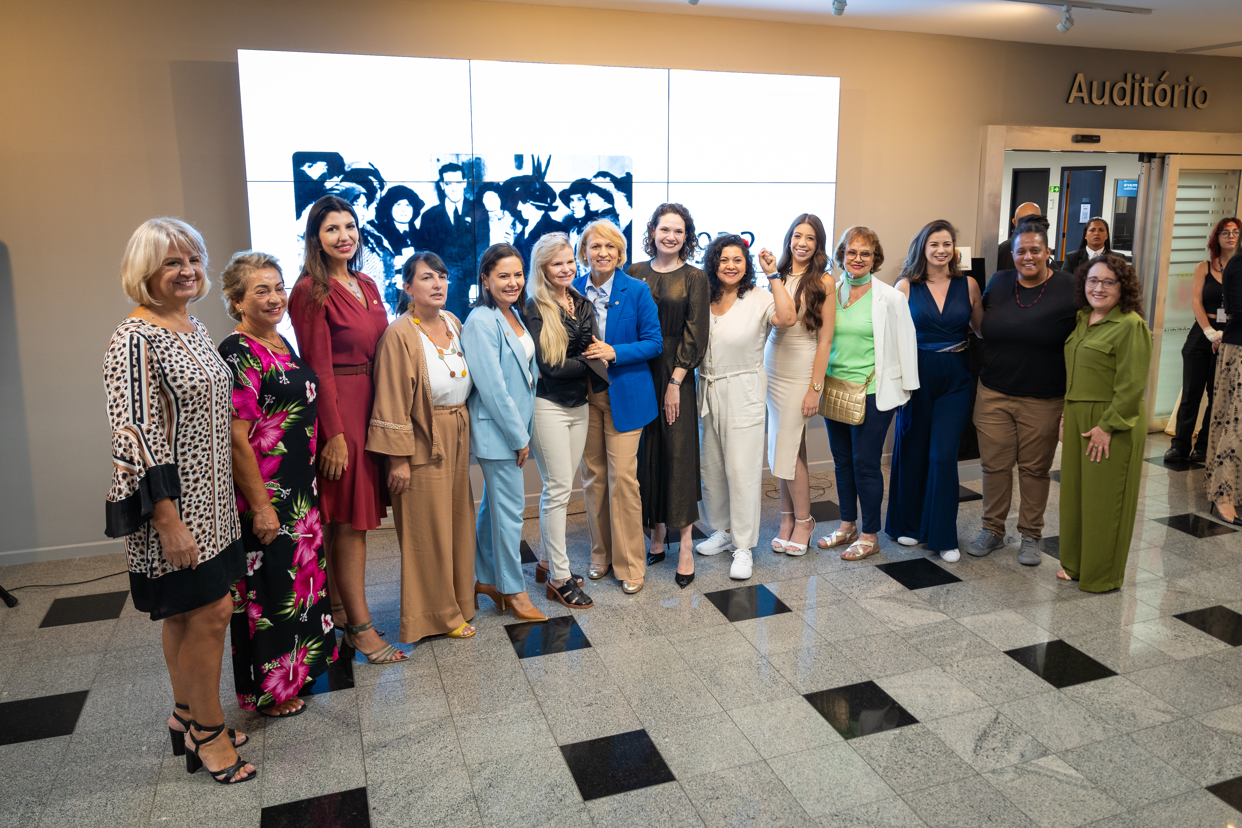 Reinaugurada, Galeria das Vereadoras agora conta com 40 mulheres 