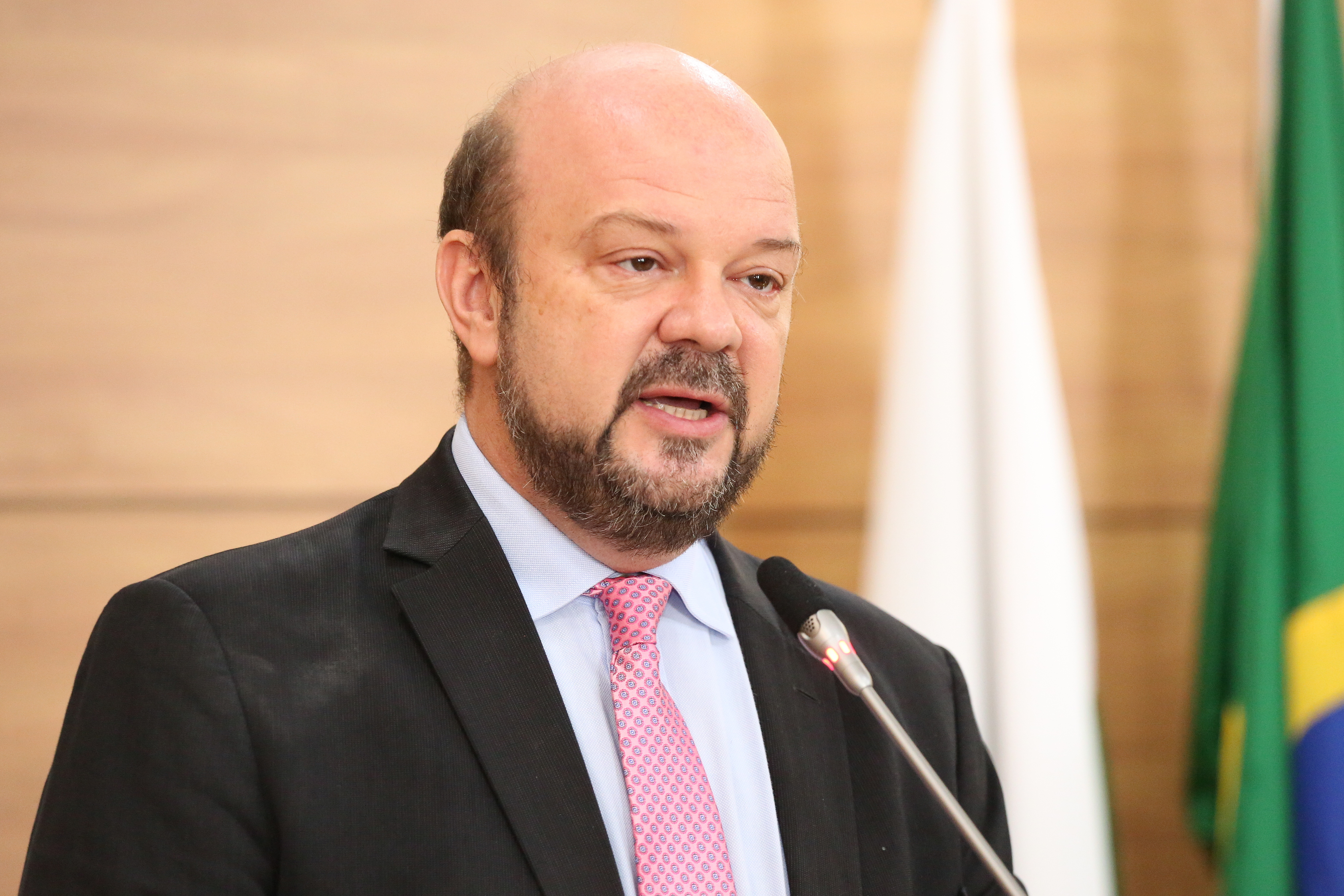 Reitor da UFPR agradece moções de apoio: 