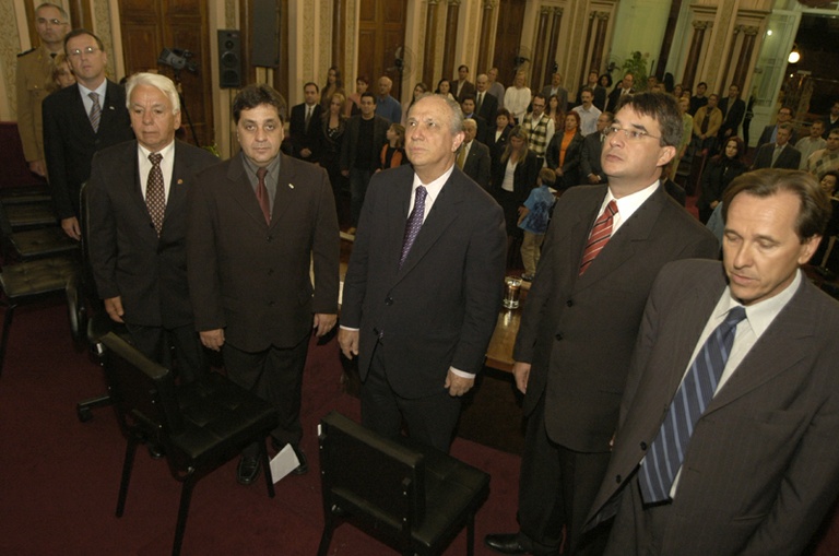 Reitor do Cefet recebe cidadania curitibana 