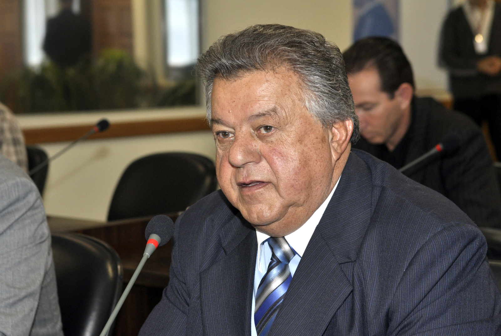 Reivindicados semáforos para disciplinar o trânsito 