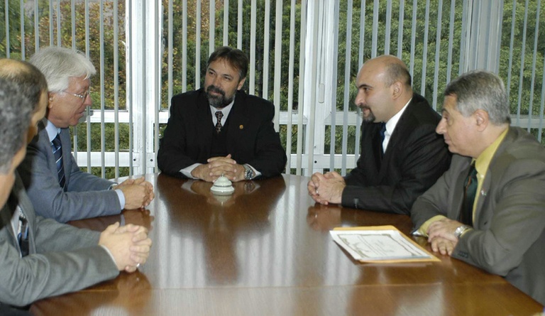 Representantes do Líbano visitam Câmara de Curitiba 