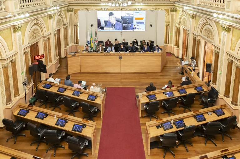 Reserva de vagas em concursos públicos à PcD avança na CMC