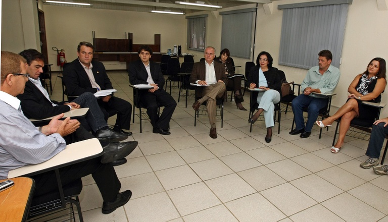 Resíduo sólido é tema de discussões 