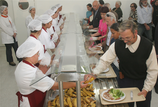 Restaurantes populares devem atender vegetarianos 