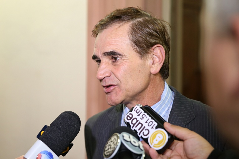 Retomada ideia de descartar recicláveis em sacolas coloridas