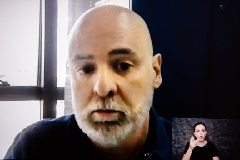 Retorno às aulas com professores vacinados depende do governo federal, diz SMS   