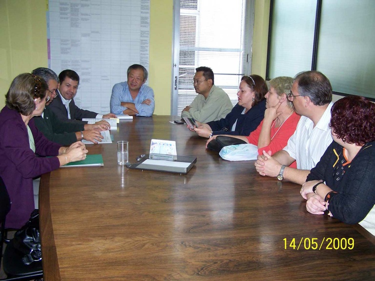 Reunião com secretário aborda alagamentos em rua 
