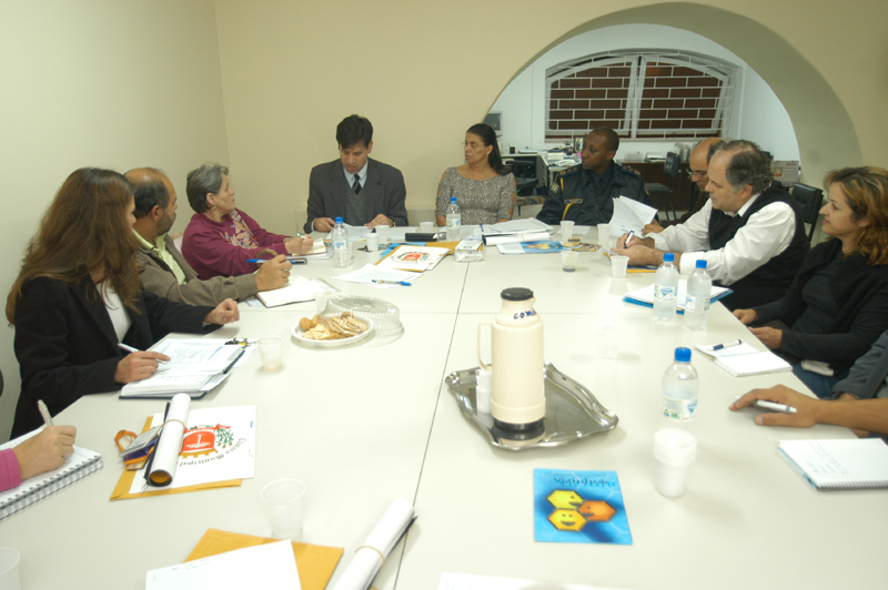Reunião na Câmara discute terrenos abandonados 