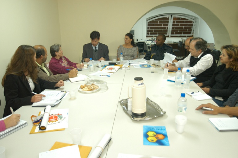 Reunião na Câmara discute terrenos abandonados 