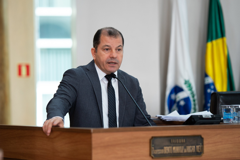 Debate da revisão da Lei do Transporte de Curitiba chega a quase 5 horas