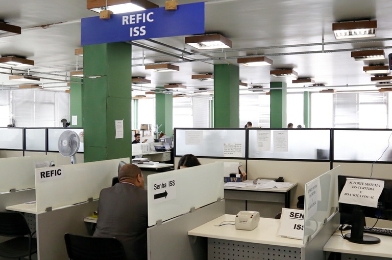 Revisão do ISS e compra de terrenos  da Urbs na pauta de segunda