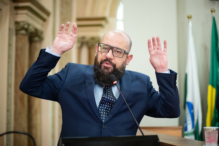 Rua Trajano Reis pauta debate; moradores denunciam brigas, barulho e tráfico