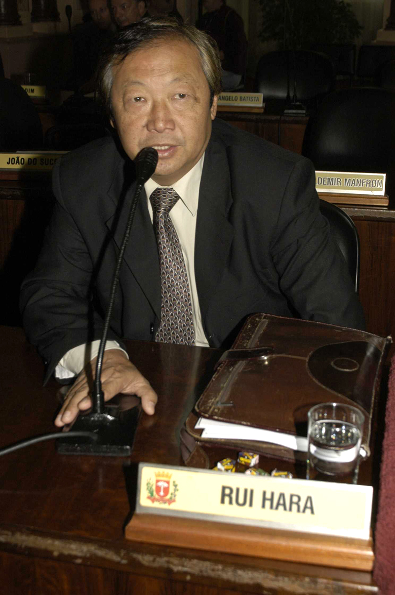 Rui Hara solicita estudos para melhoria do trânsito 