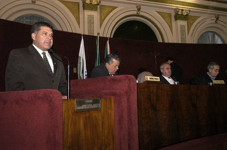 Sacolas plásticas serão proibidas no comércio 