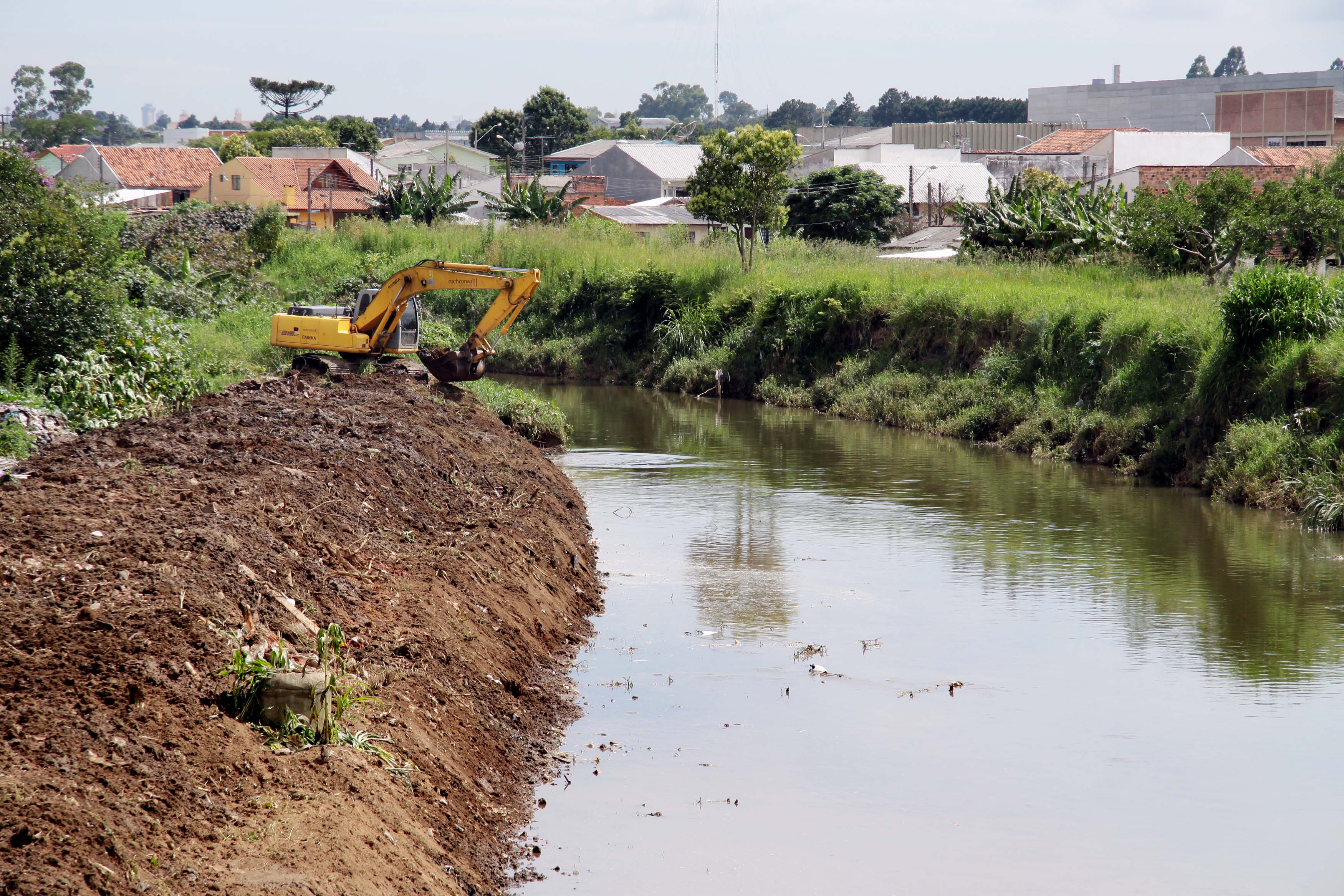 Saibro é uma das causas do assoreamento dos rios, diz vereador 