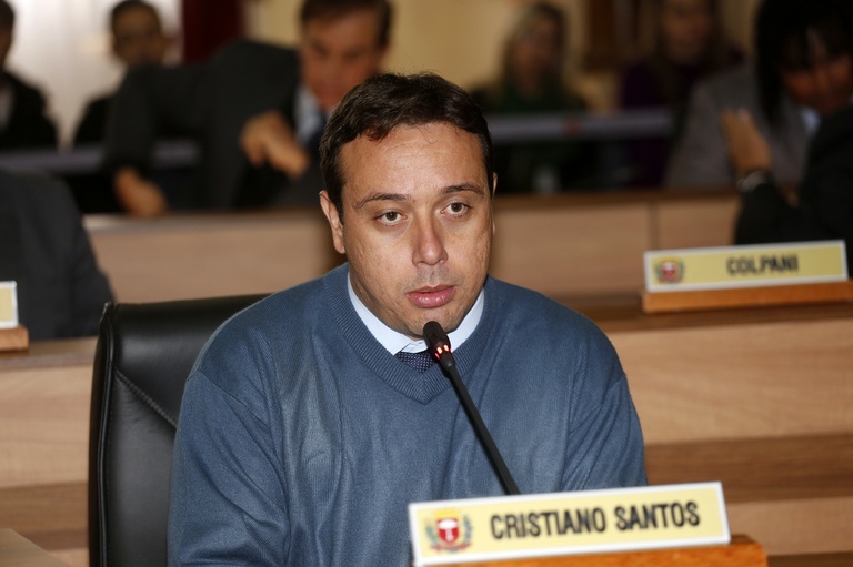 Sancionada lei que determina auxílio ao turista em Curitiba