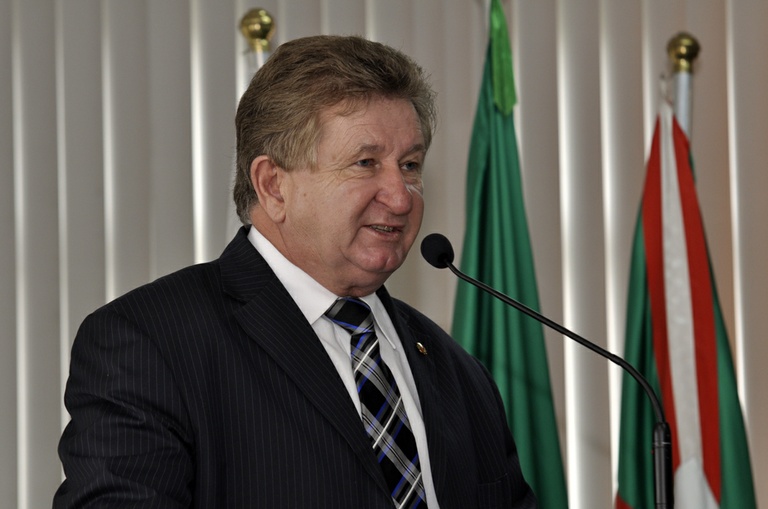 Sancionada lei que permite livrarias usarem calçadas 