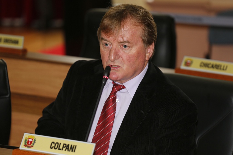 Sancionada proibição de bloqueios de rua em horários de pico