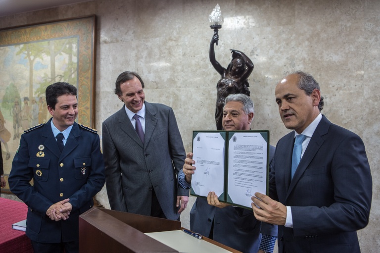 Sancionado plano de carreira da Guarda Municipal de Curitiba