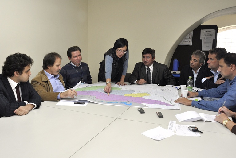 Sanepar diz que é possível recuperar rios 