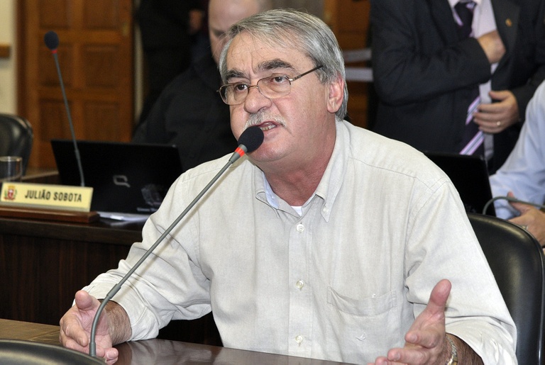 Santa Felicidade pede academia ao ar livre 