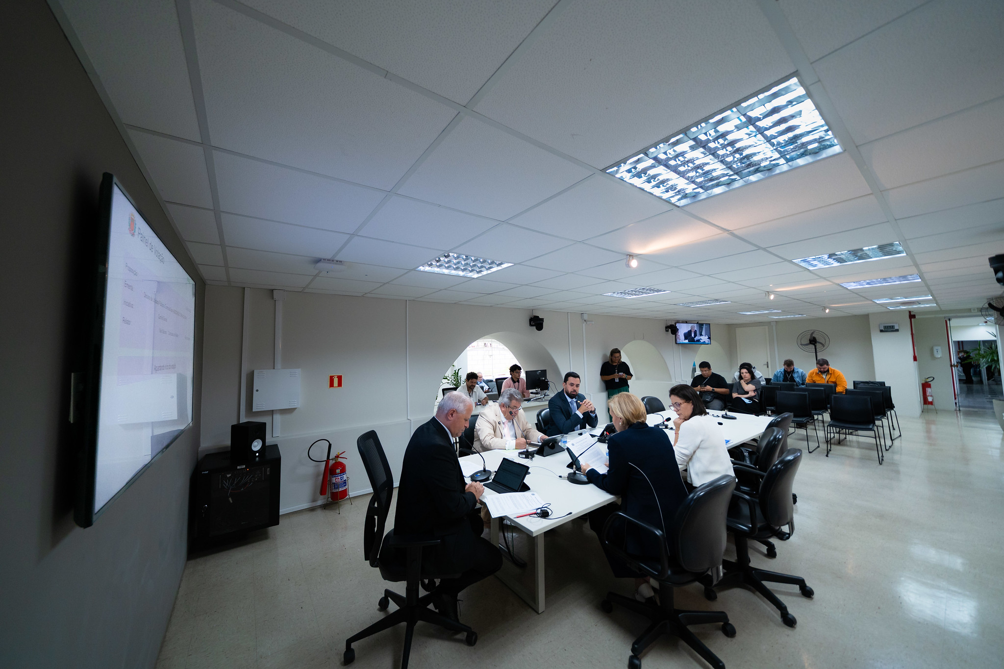 Saúde acata 18 projetos; Programa Veterinário Mirim pronto para o plenário