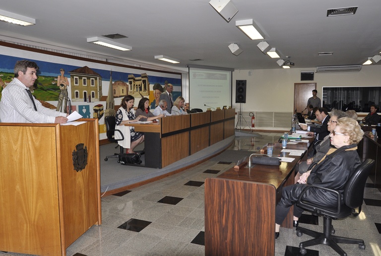 Secretaria da Saúde presta contas na Câmara 